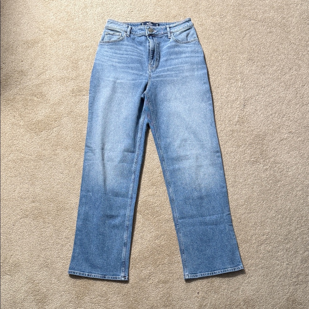 Hollister Ultra High-Rise Dad Jeans in Light Blue Wash